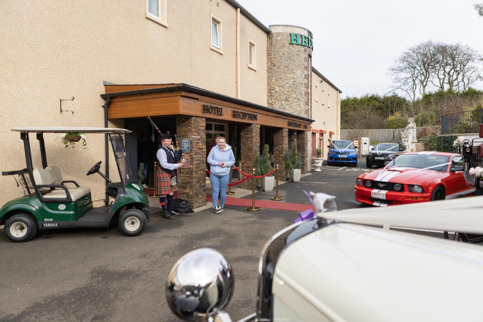 The Hedges Hotel Stranocum Екстер'єр фото