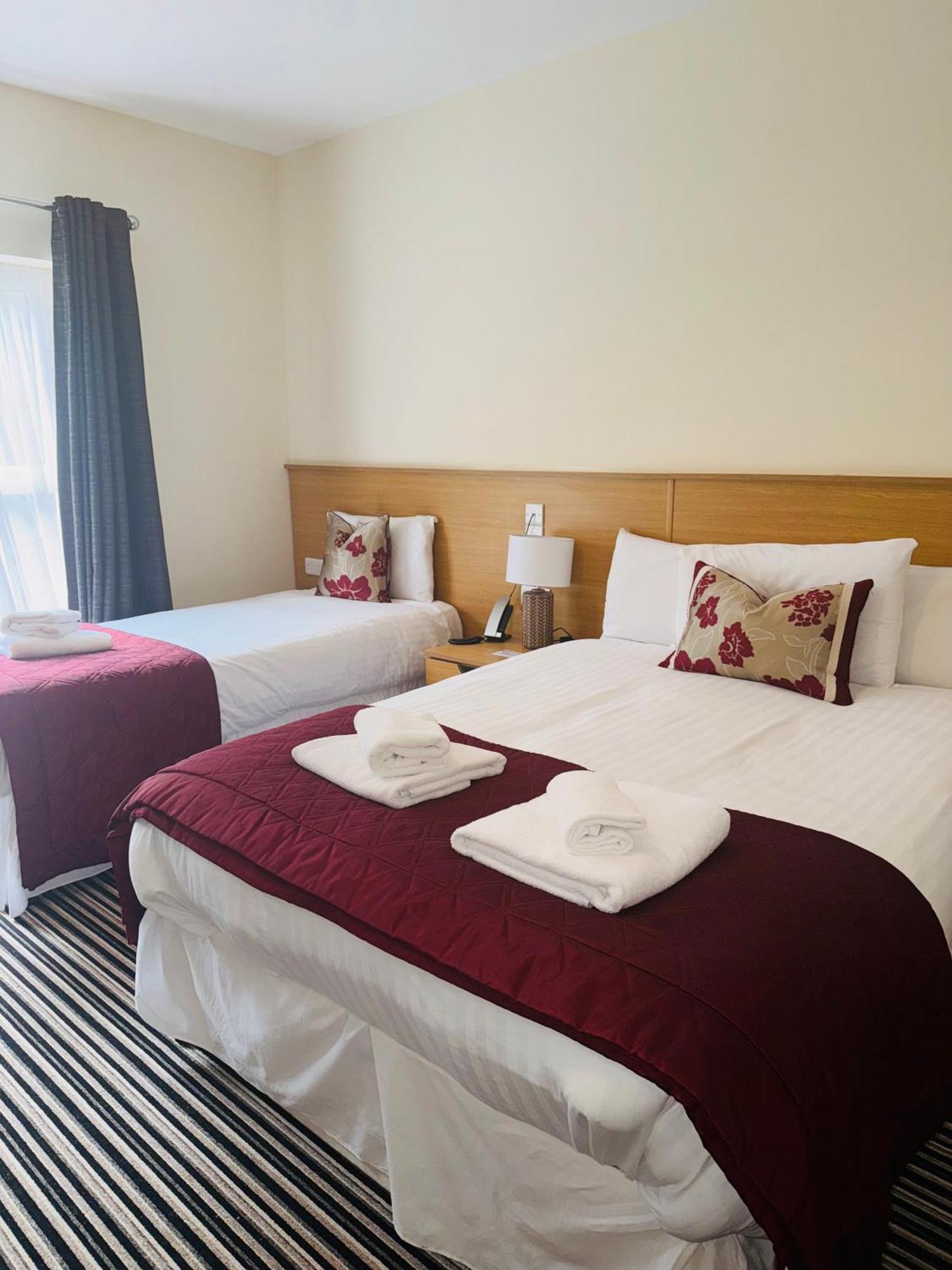 The Hedges Hotel Stranocum Екстер'єр фото