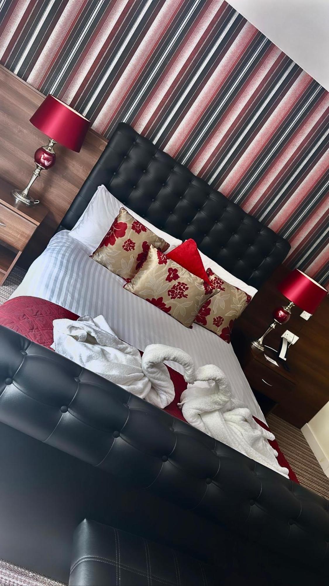 The Hedges Hotel Stranocum Екстер'єр фото